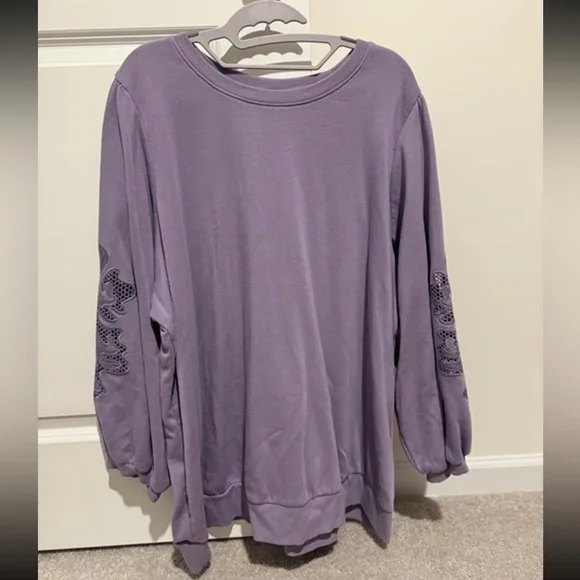 Lavender Embroidered Women's Top - Picture 5 of 6